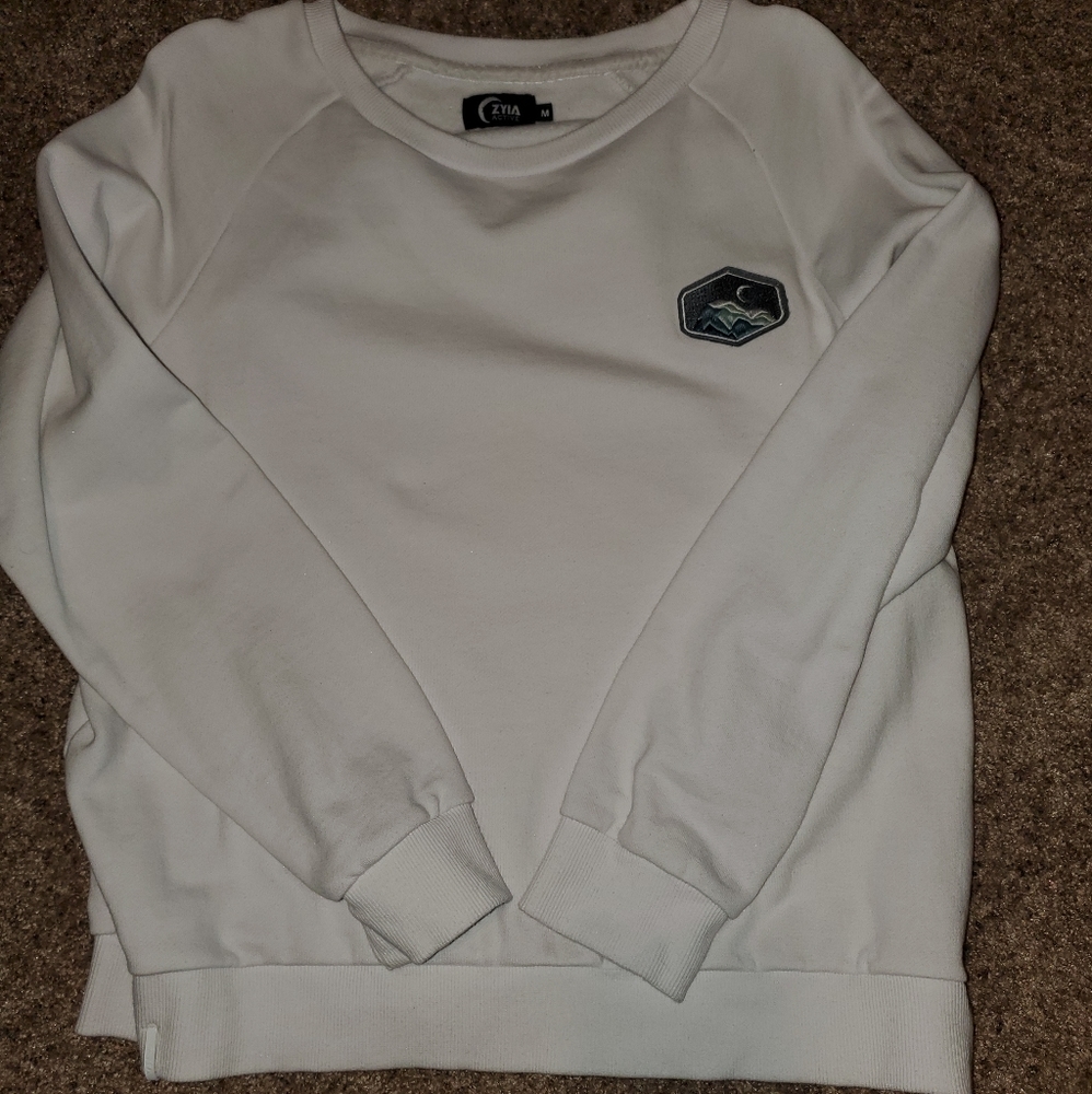 Zyia Active White Mountain Patch Crewneck Sweatshirt